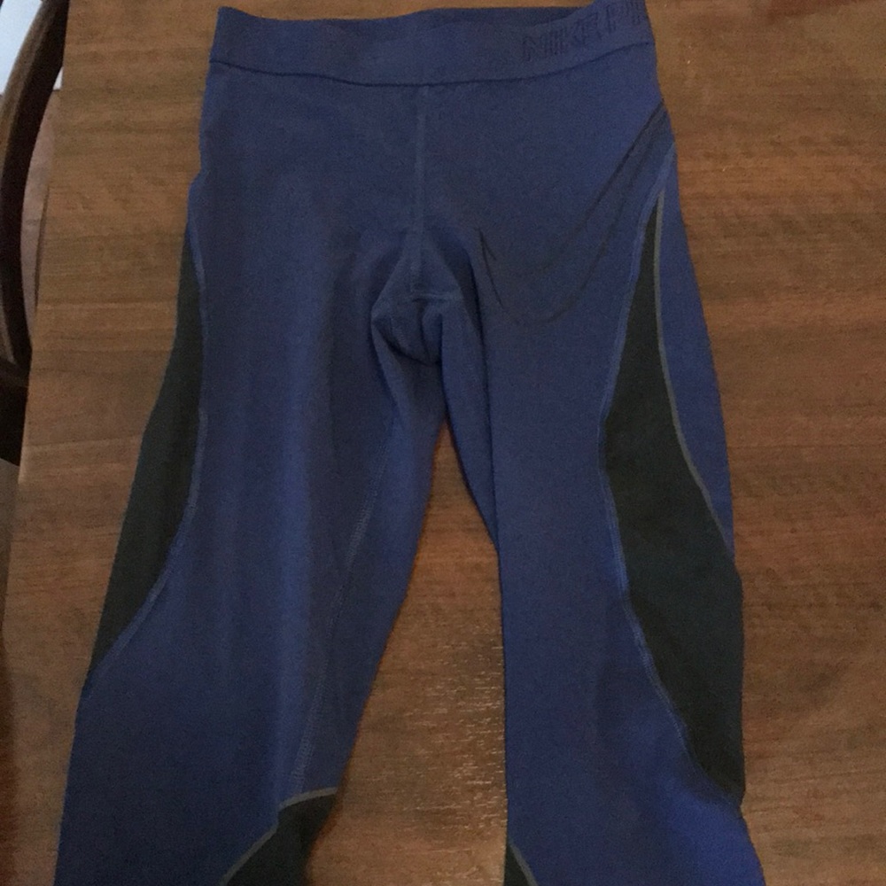 Nike Pro hypercool tights — 3/4 length